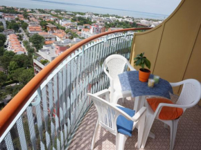 Отель Appartamenti La Torre  Линьяно Пинета